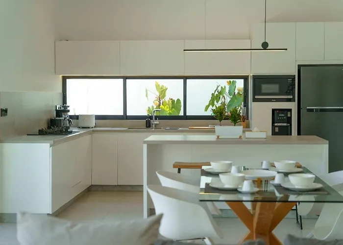 Villa Yuka V3 Modern Tropical 2br With Pool In Seminyak