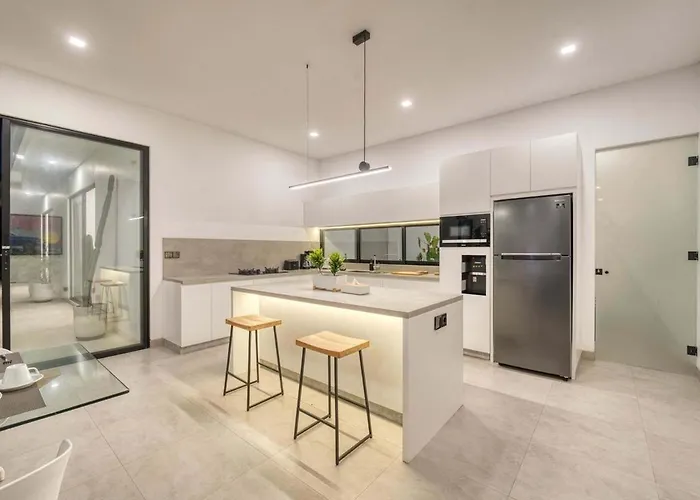 Villa Yuka V3 Modern Tropical 2br With Pool In