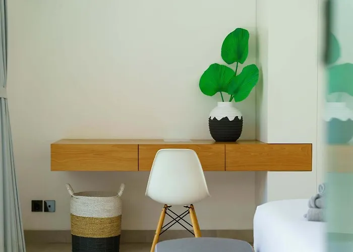 Yuka V3 Modern Tropical 2br With Pool In